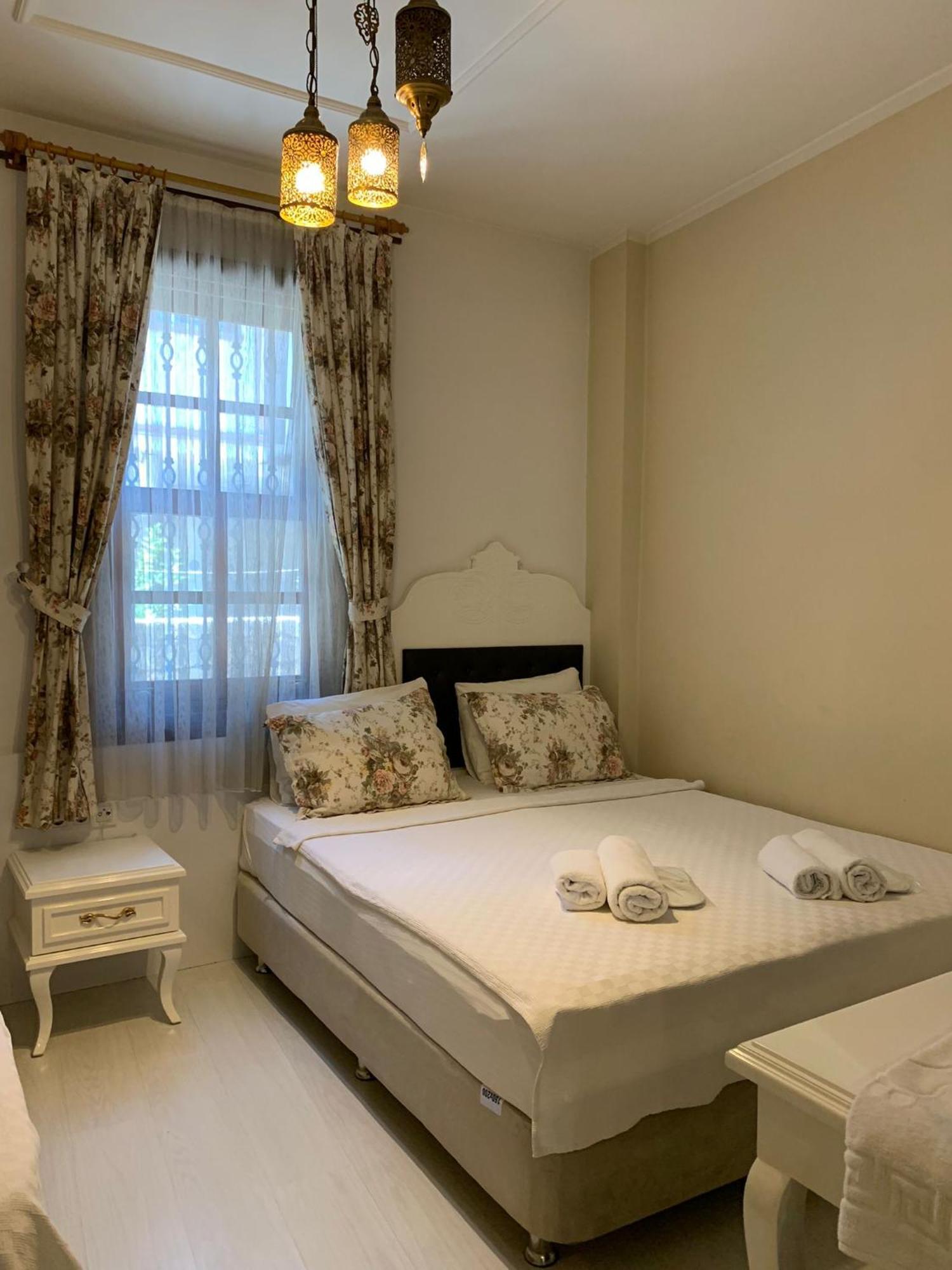 Kaleici Ozkavak Hotel Antalya Room photo