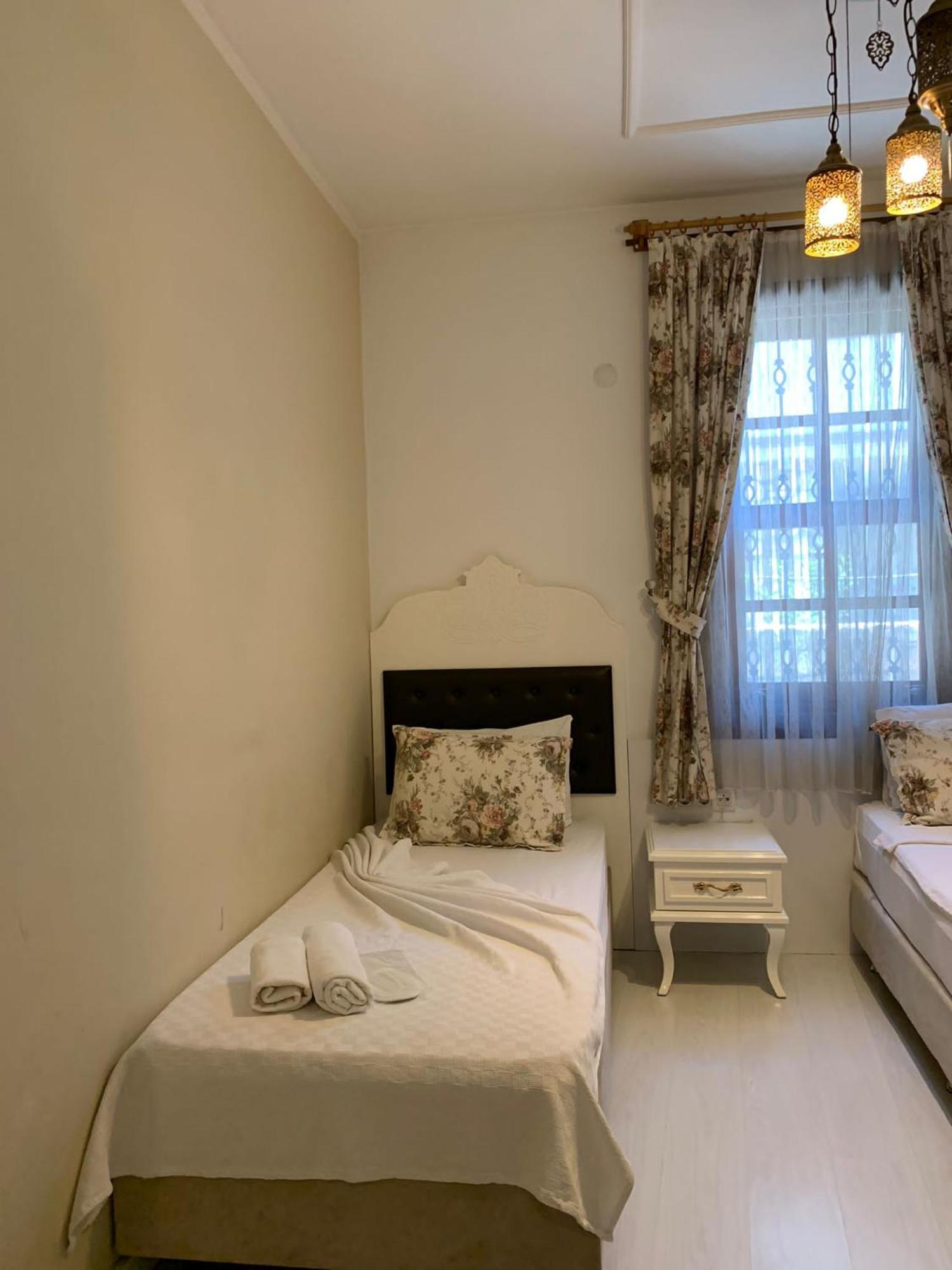 Kaleici Ozkavak Hotel Antalya Room photo