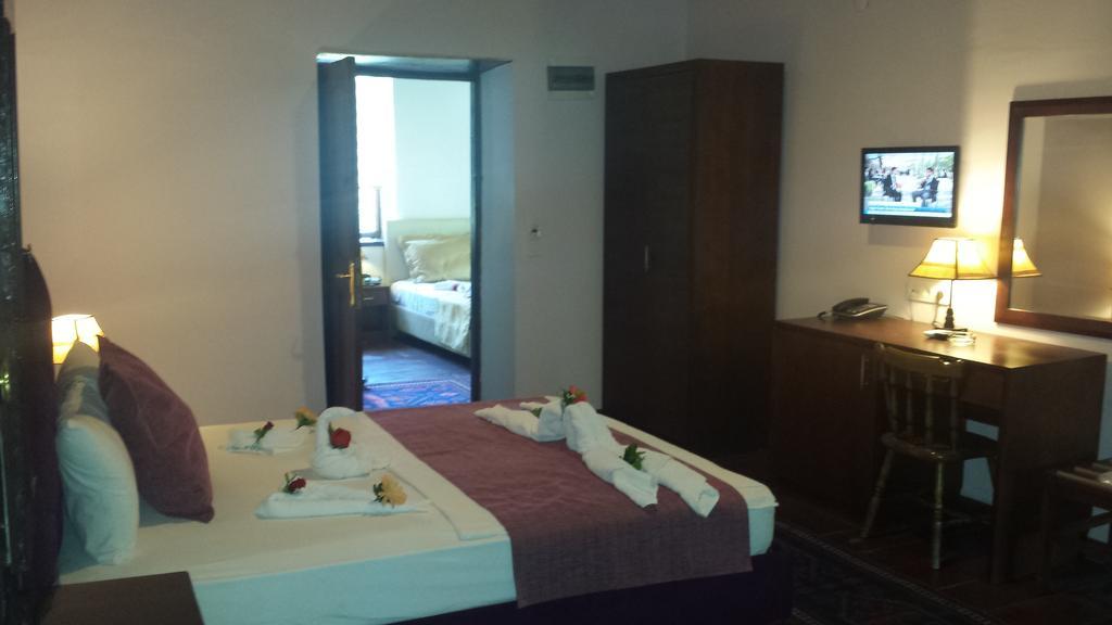 Kaleici Ozkavak Hotel Antalya Room photo