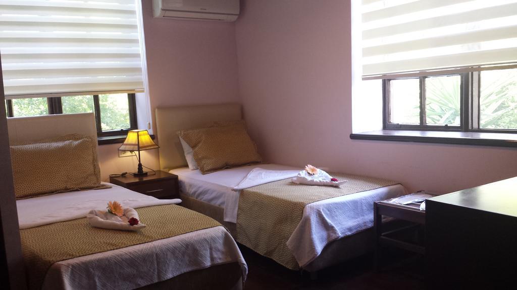 Kaleici Ozkavak Hotel Antalya Exterior photo