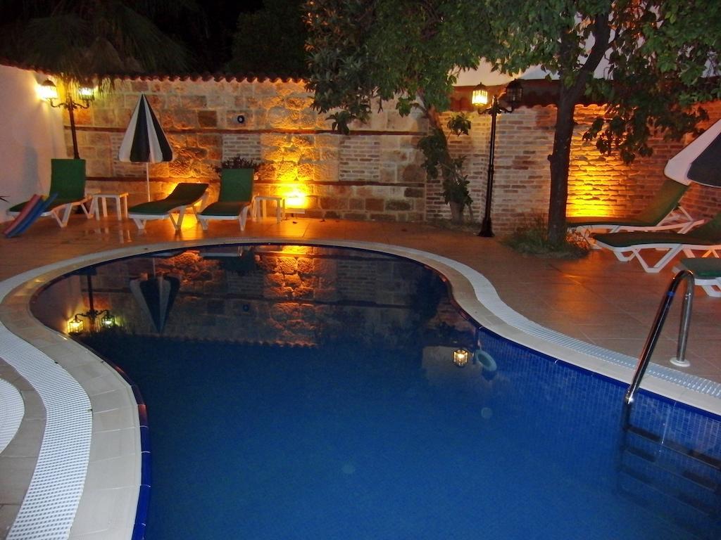 Kaleici Ozkavak Hotel Antalya Exterior photo