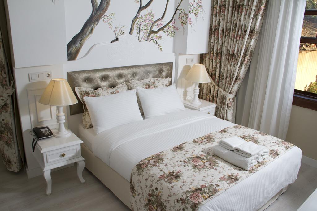 Kaleici Ozkavak Hotel Antalya Room photo