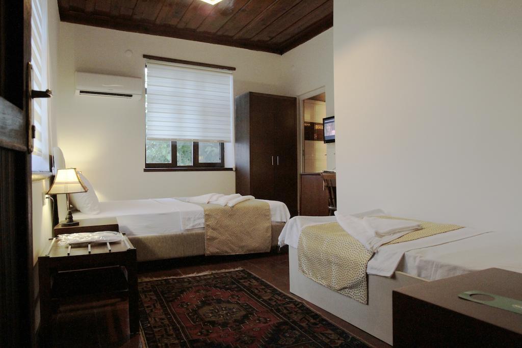 Kaleici Ozkavak Hotel Antalya Room photo